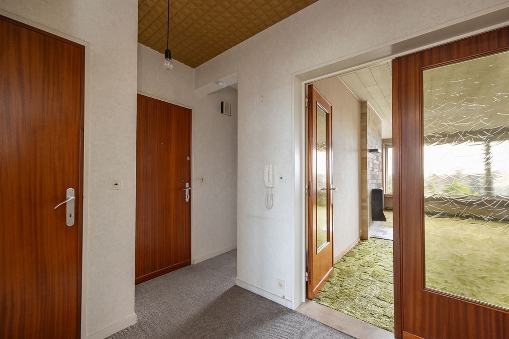Lichtrijk, op te frissen appartement  foto 8