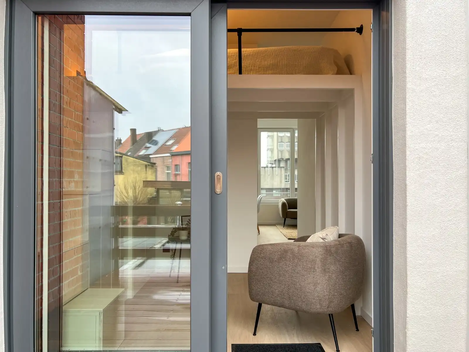 Gerenoveerd appartement (1 slaapkamer) met leuk terras foto 23