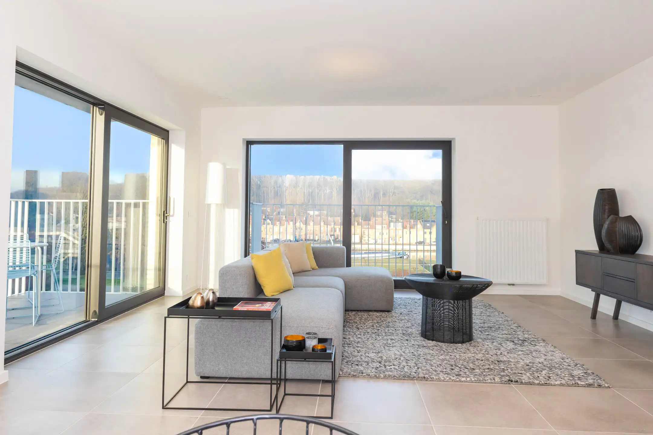 Duurzaam appartement met 3 slaapkamers in een bloeiende wijk foto {{pictureIndex}}