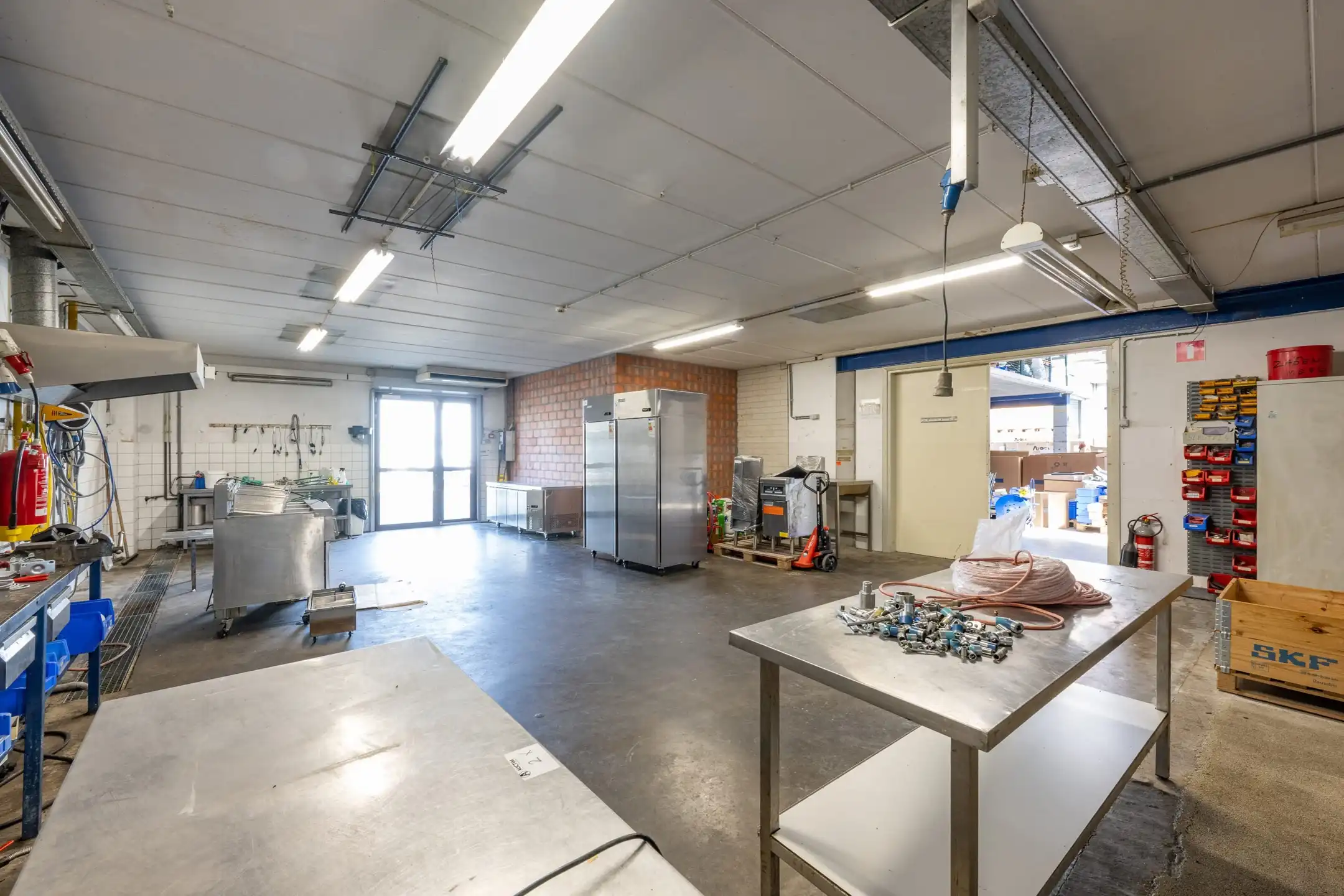 TE HUUR Bedrijfsgebouw te Wilrijk foto 24