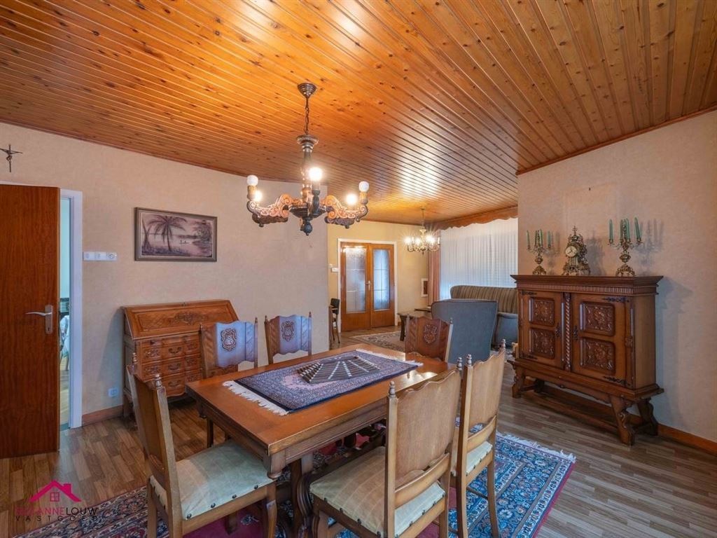 Vrijstaande splitlevel woning, te renoveren naar eigen smaak foto 15