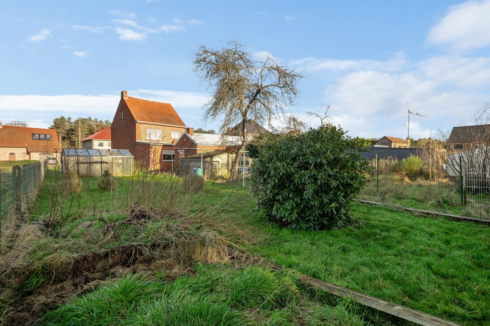 Volledig te renoveren woning met tal van mogelijkheden op een perceel van 1014 m² foto 22