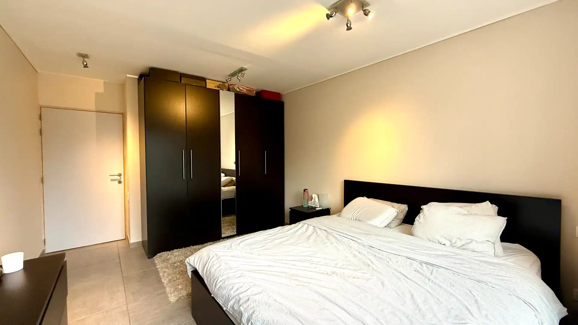 Gelijkvloers appartement met 2 slaapkamers, tuin en autostandplaats foto 13