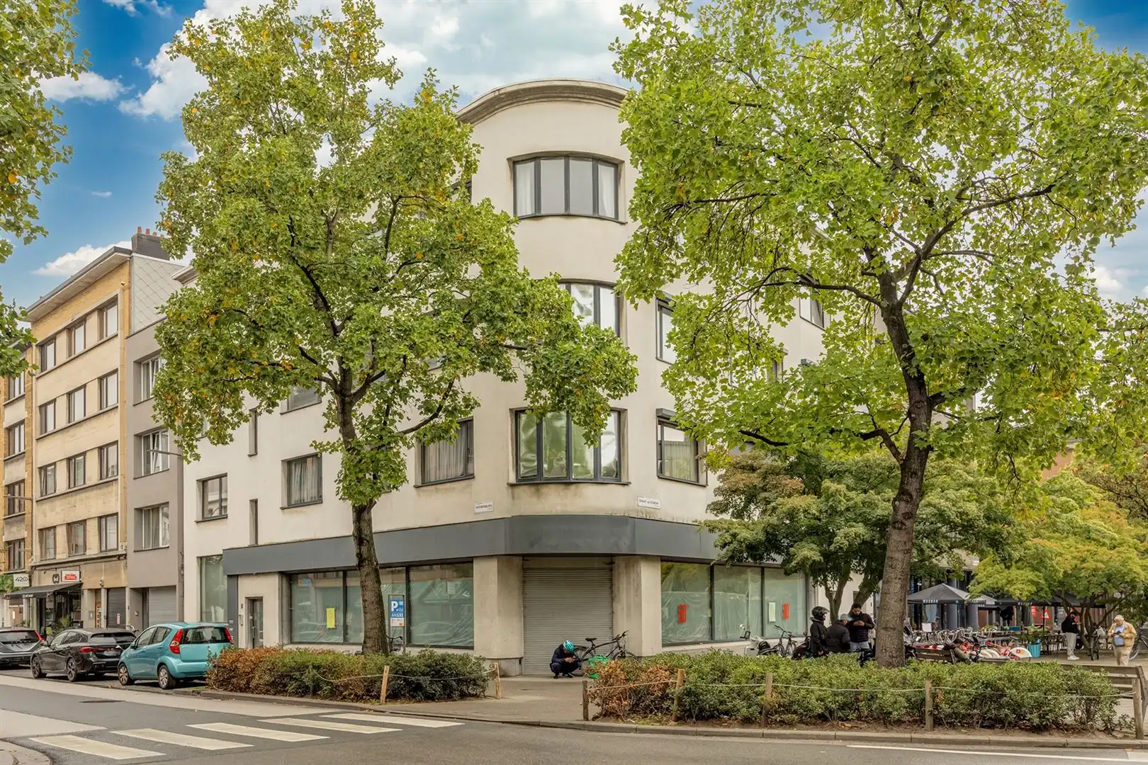 Licht appartement met 2 slaapkamers aan het Zuidpark foto {{pictureIndex}}