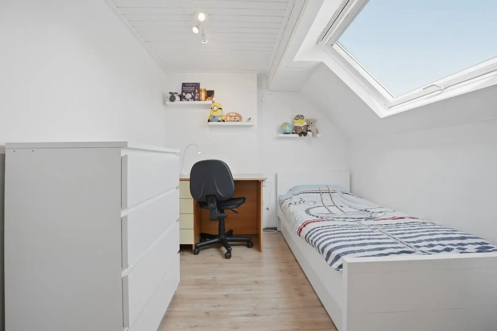 Instapklare open bebouwing met 5 slaapkamers op 1919m² te Merkem. foto 13