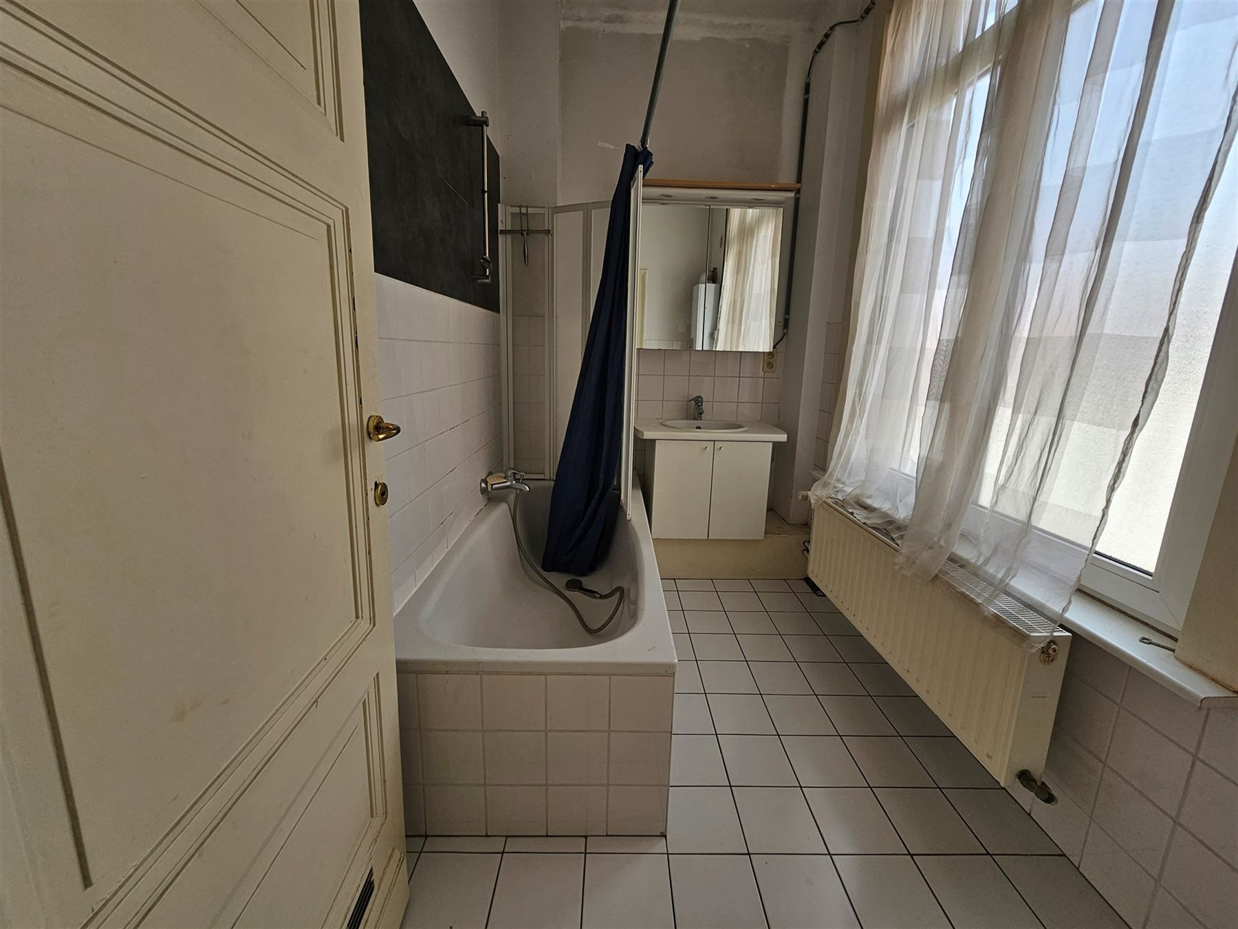 Antwerpen: Centrum: Ruim 2 slp appartement op 3de verdieping foto 12