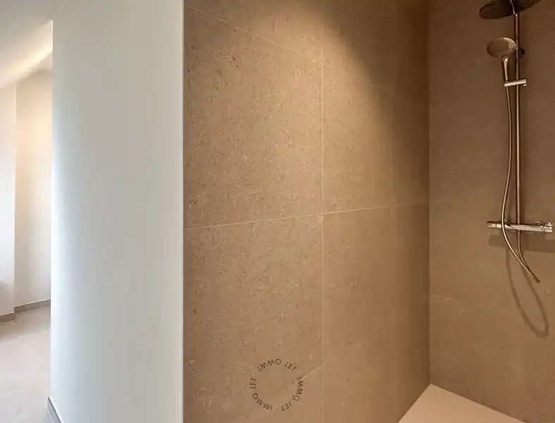 Prachtig gelegen nieuwbouw duplexappartement met drie slaapkamers, groot terras en autostaanplaats foto 16