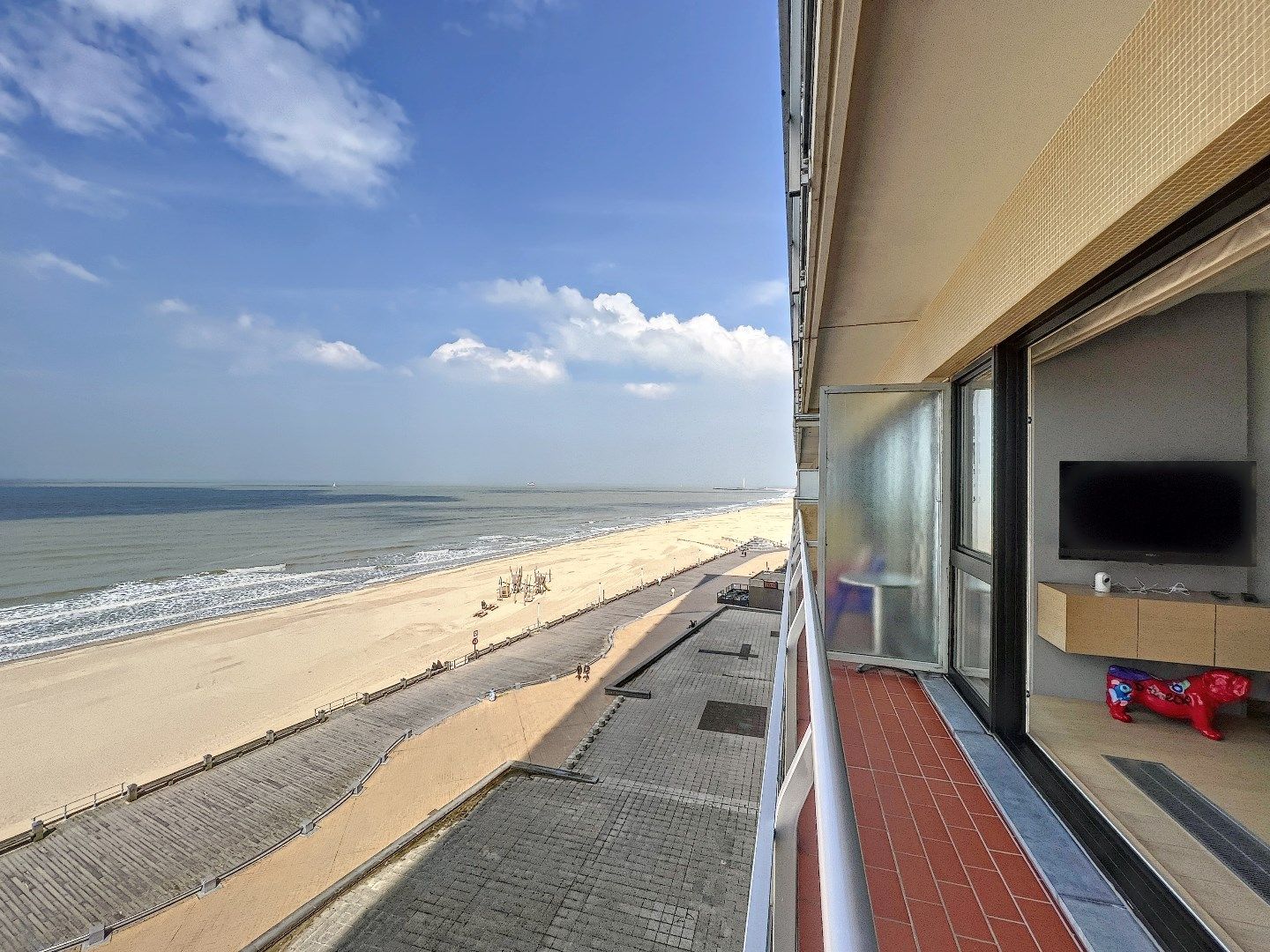 Schitterend vernieuwd 2 SLPK AP met zicht op zee foto 2