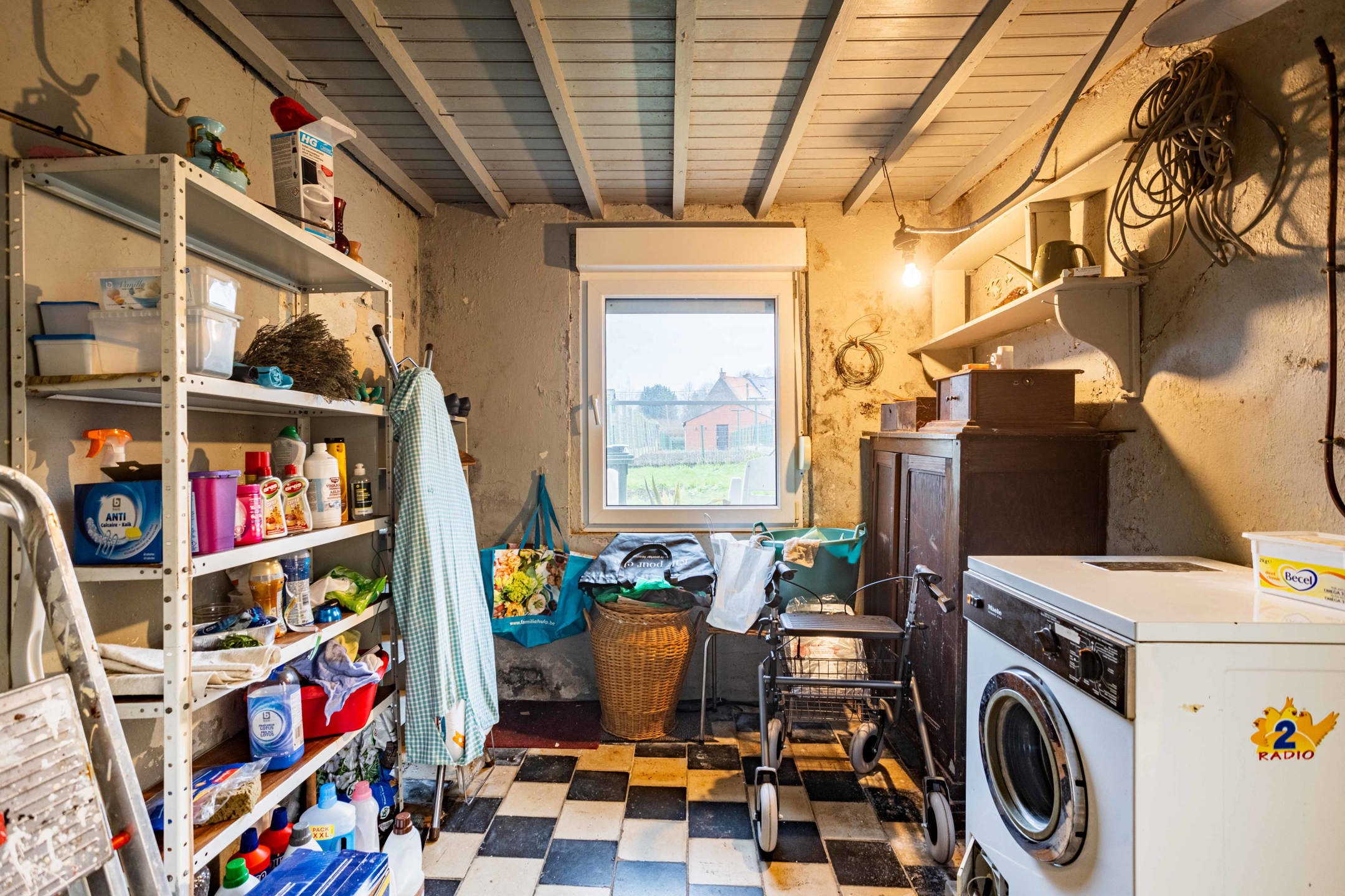 Woning met tuin en achterliggend perceel met oprit & garage! foto 10