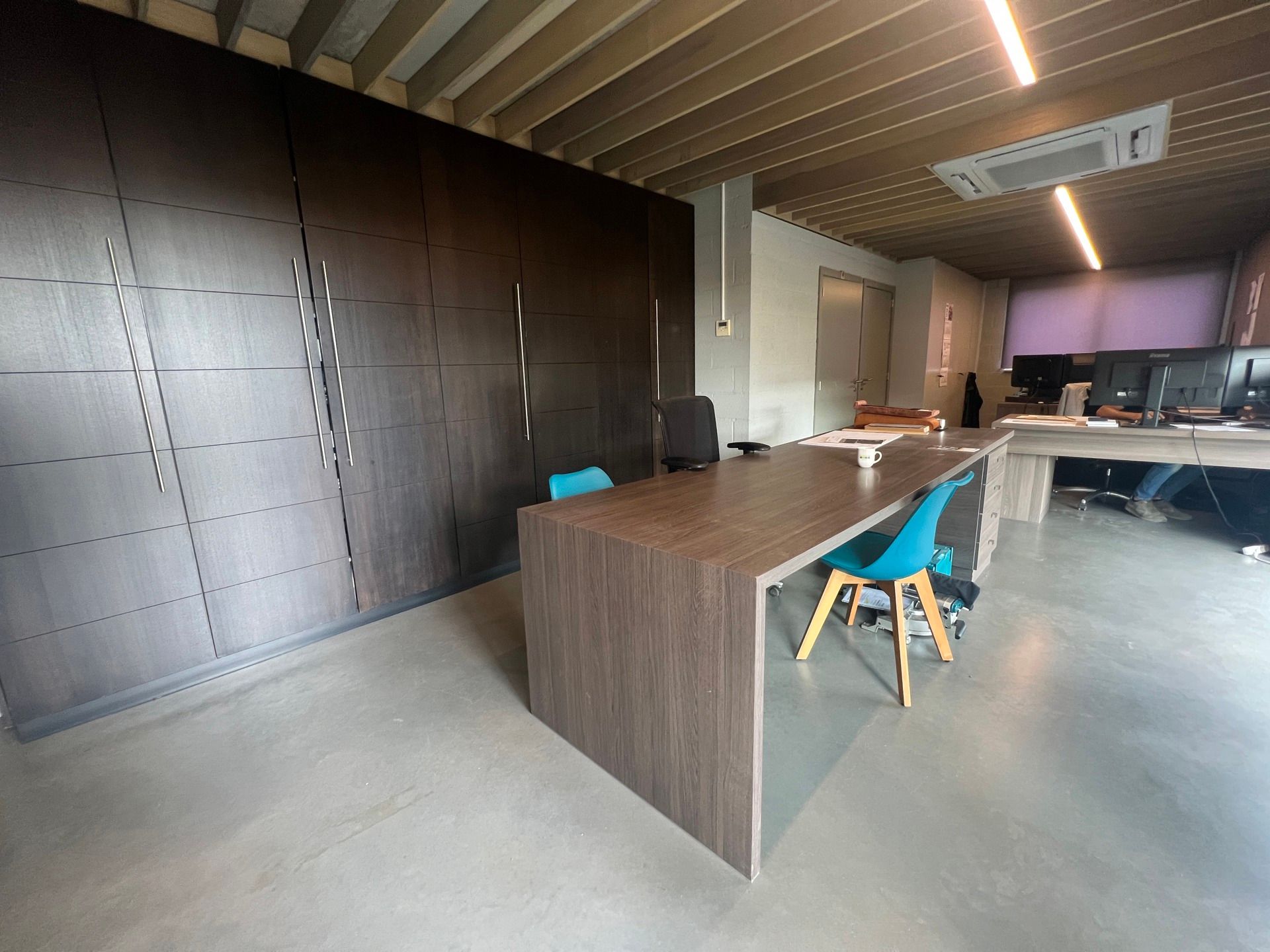 SEMI-INDUSTRIEEL GEBOUW MET APPARTEMENT foto 5