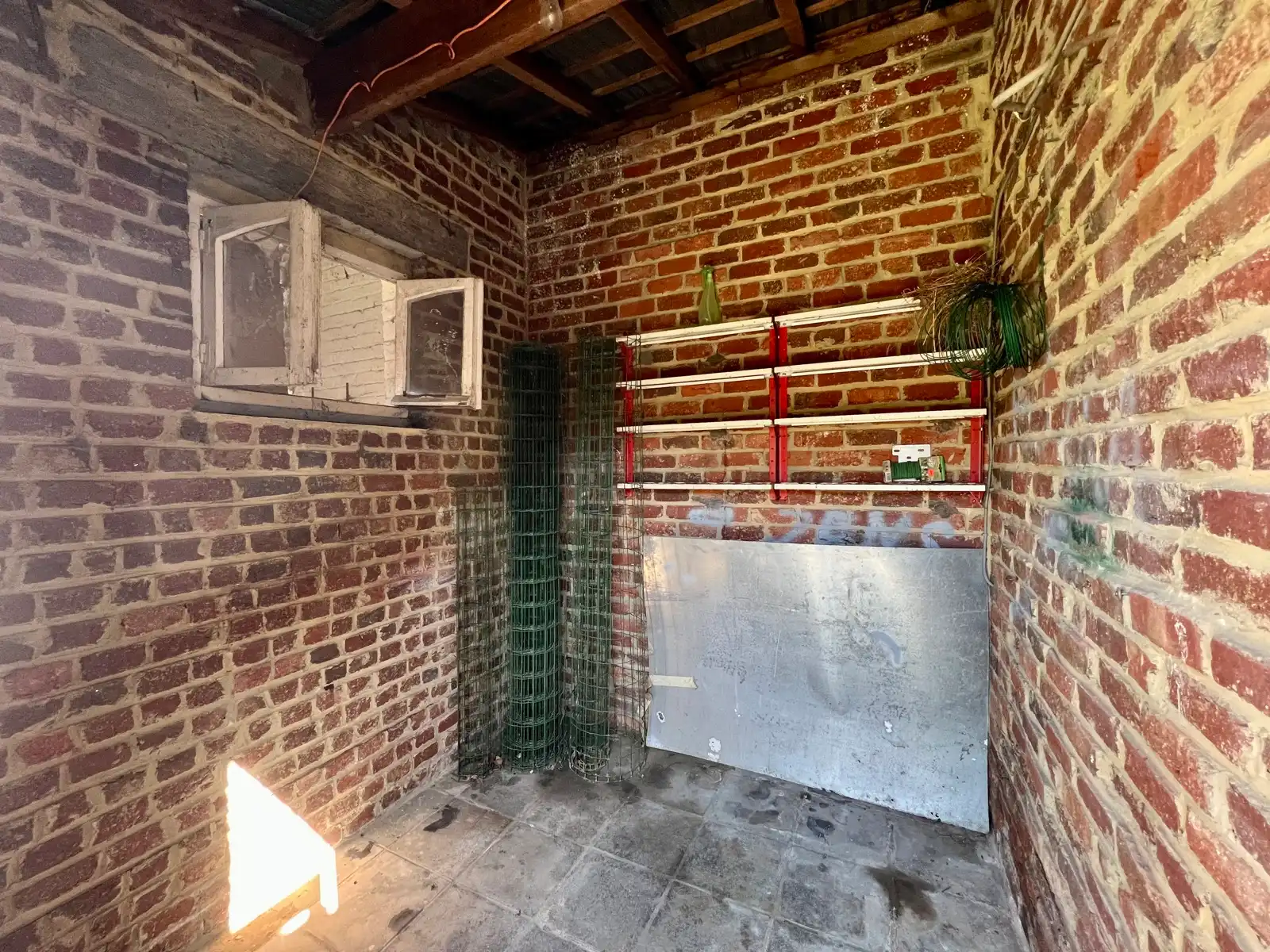 Zeer ruime woning met grote tuin en vrij zicht. foto 32