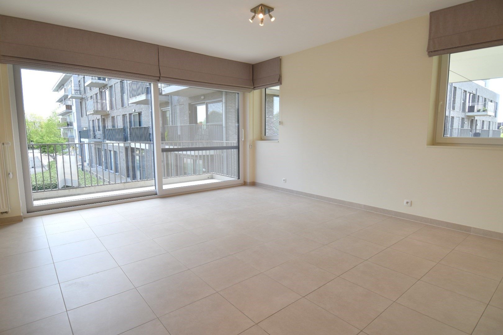 Instapklaar appartement met zicht op de markt, 2 slaapkamers in hartje Gullegem foto 2