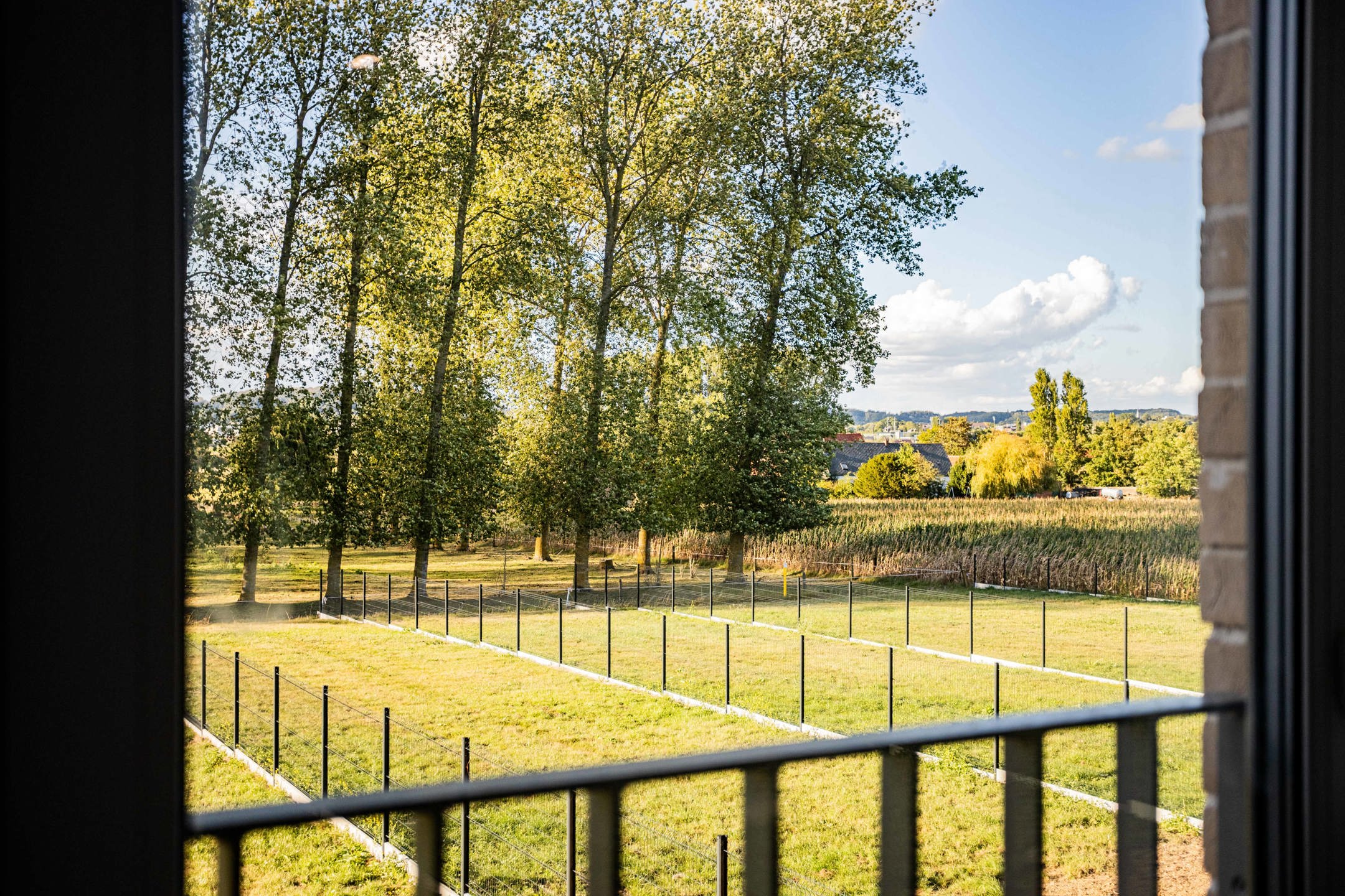 Prachtige nieuwbouwwoning omringd door groen en natuur. foto 25