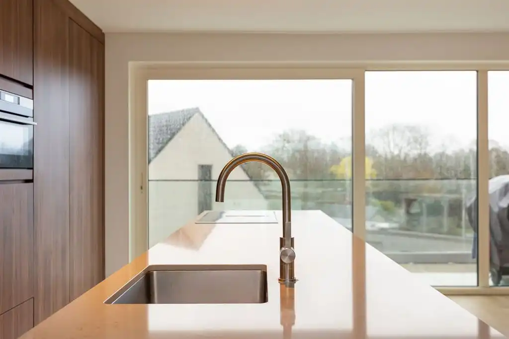 Nieuwbouw dakappartement met zicht op de vaart  foto 12