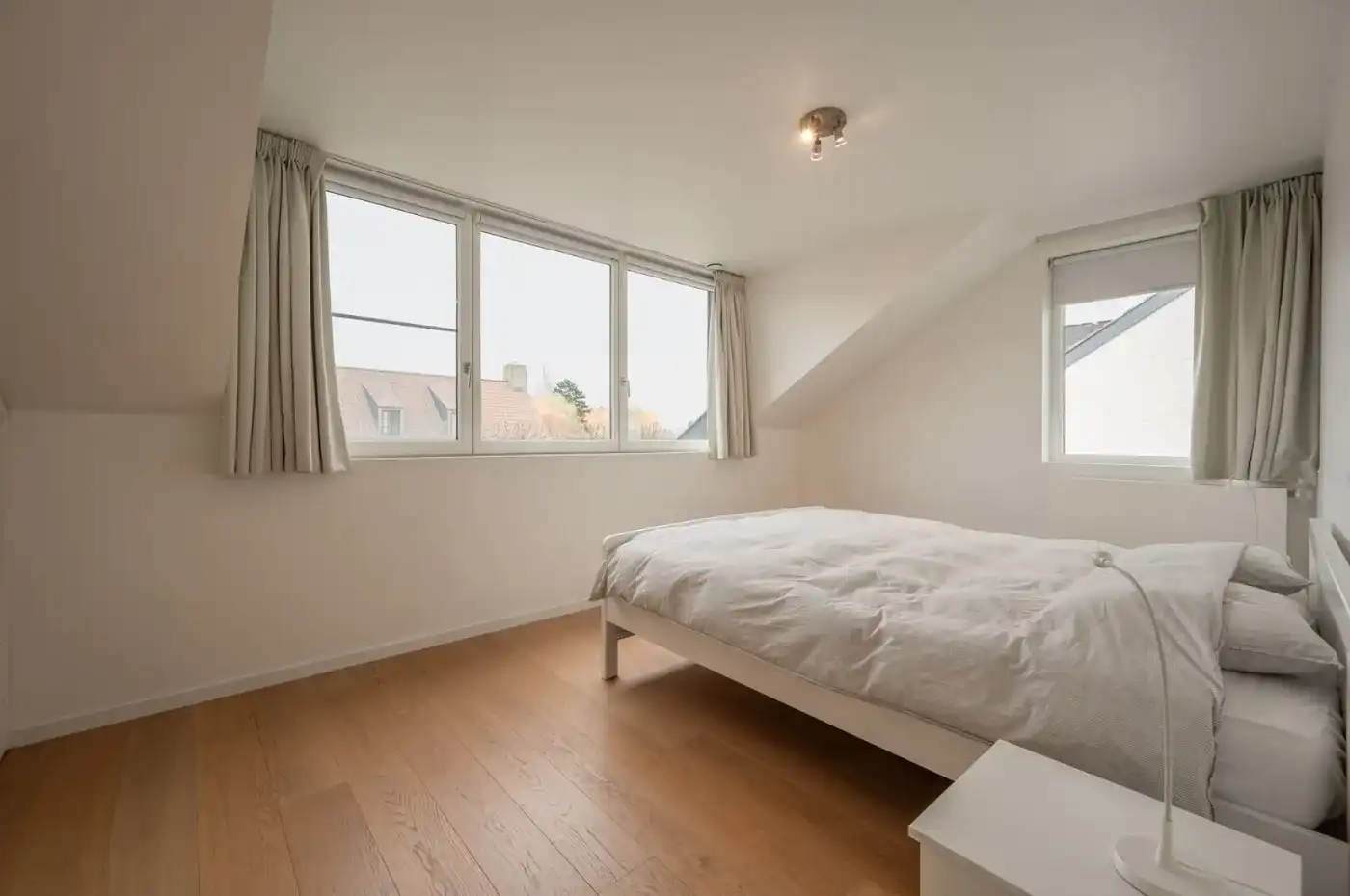 Instapklare woning met 5 slaapkamers aan de Oosthoek. foto 15