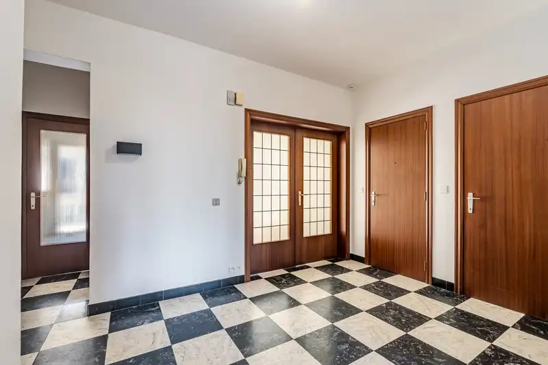 Roeselare Centrum - Lichtrijk appartement met 2 slaapkamers en garage foto 10