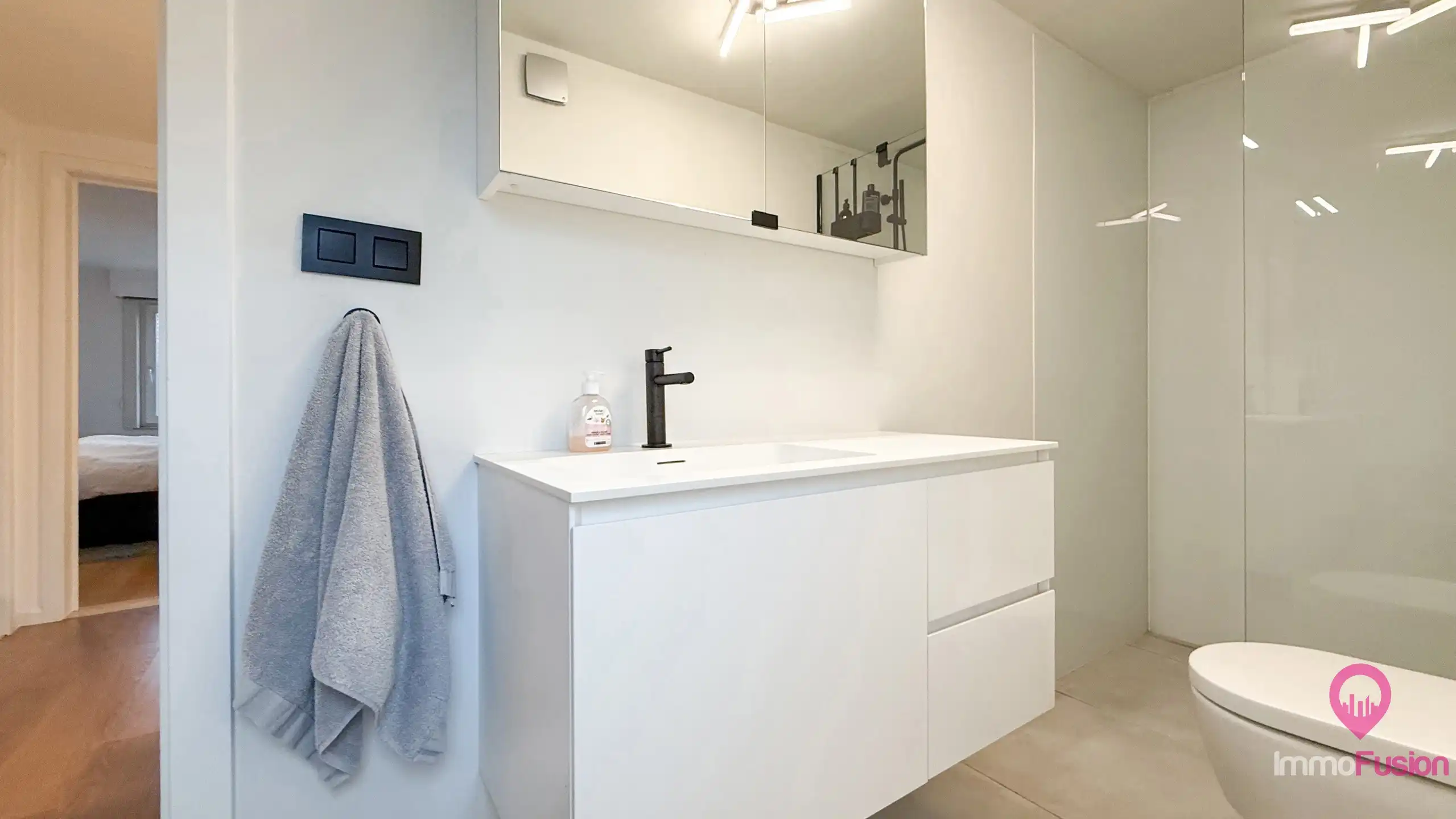 Ruime instapklare open bebouwing met 2 badkamers op 9a grond foto 32