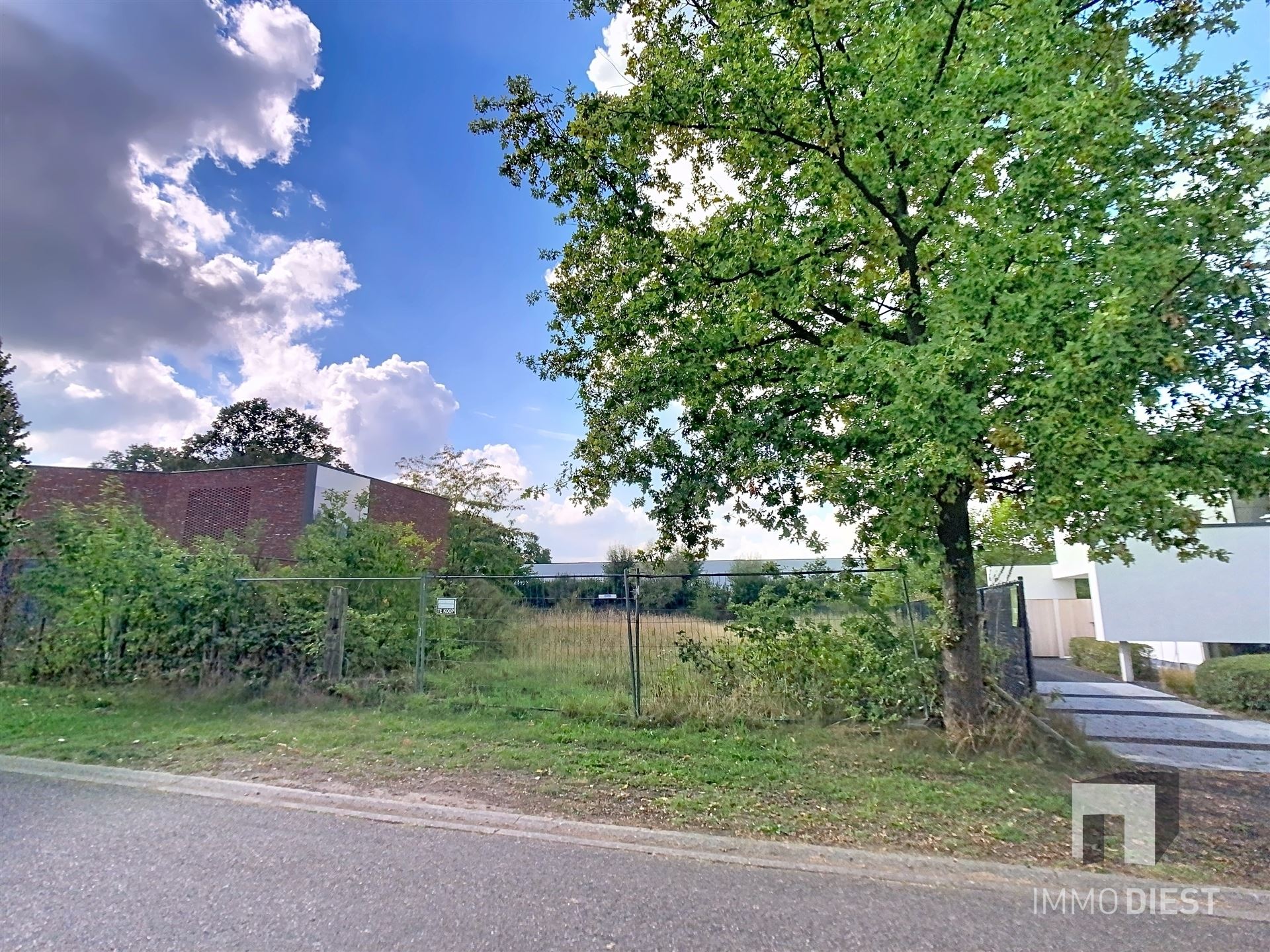 Bouwgrond in het groen met perfecte oriëntatie foto 8