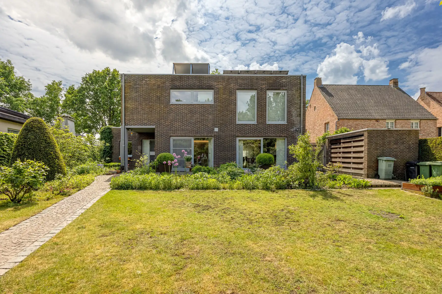 Degelijke en energiezuinige villa  op ca. 1000 m2 foto 34