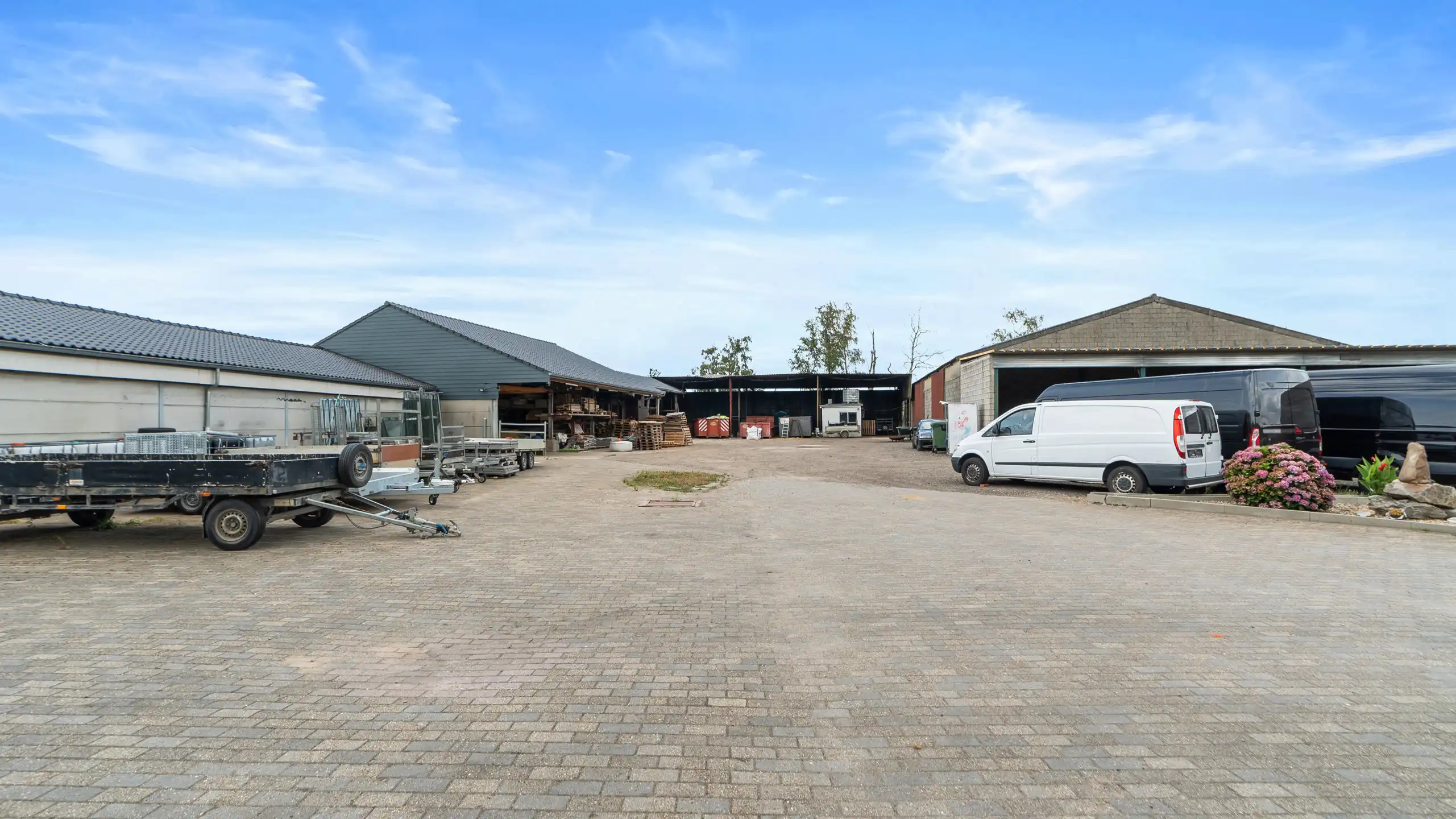 OUDSBERGEN - Zeer ruime landbouwwoning op 2,5ha met loodsen  foto 9