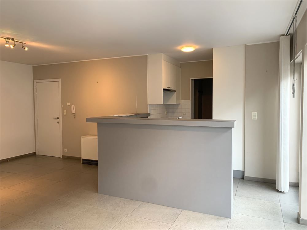 Lichtrijk appartement in het centrum van Torhout foto 5