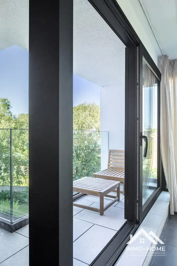 Instapklaar modern appartement met autostaanplaats foto 11