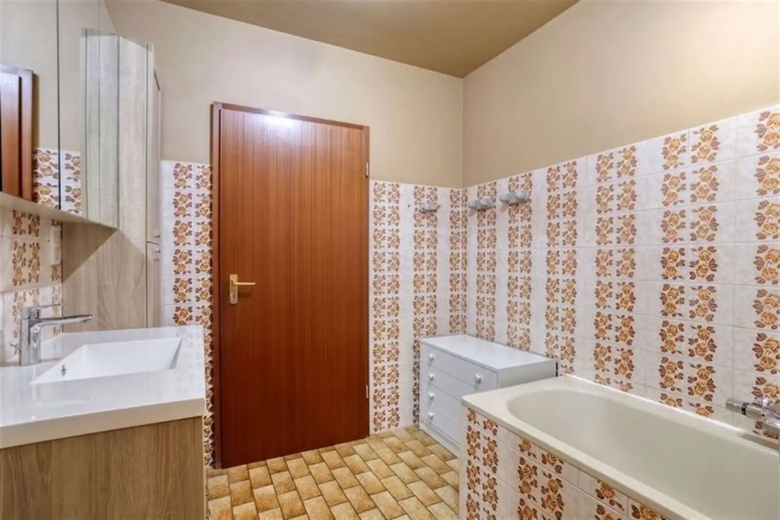 Woning te koop met 3 slaapkamers en ruime zolder foto 18