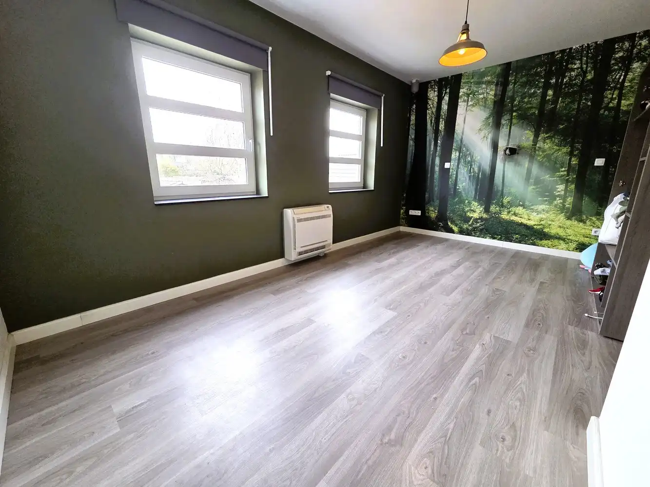 Zeer ruime woning, 3 tot 5 slaapkamers, 2 badkamers, volledig vernieuwd met ruim bijgebouw foto 9