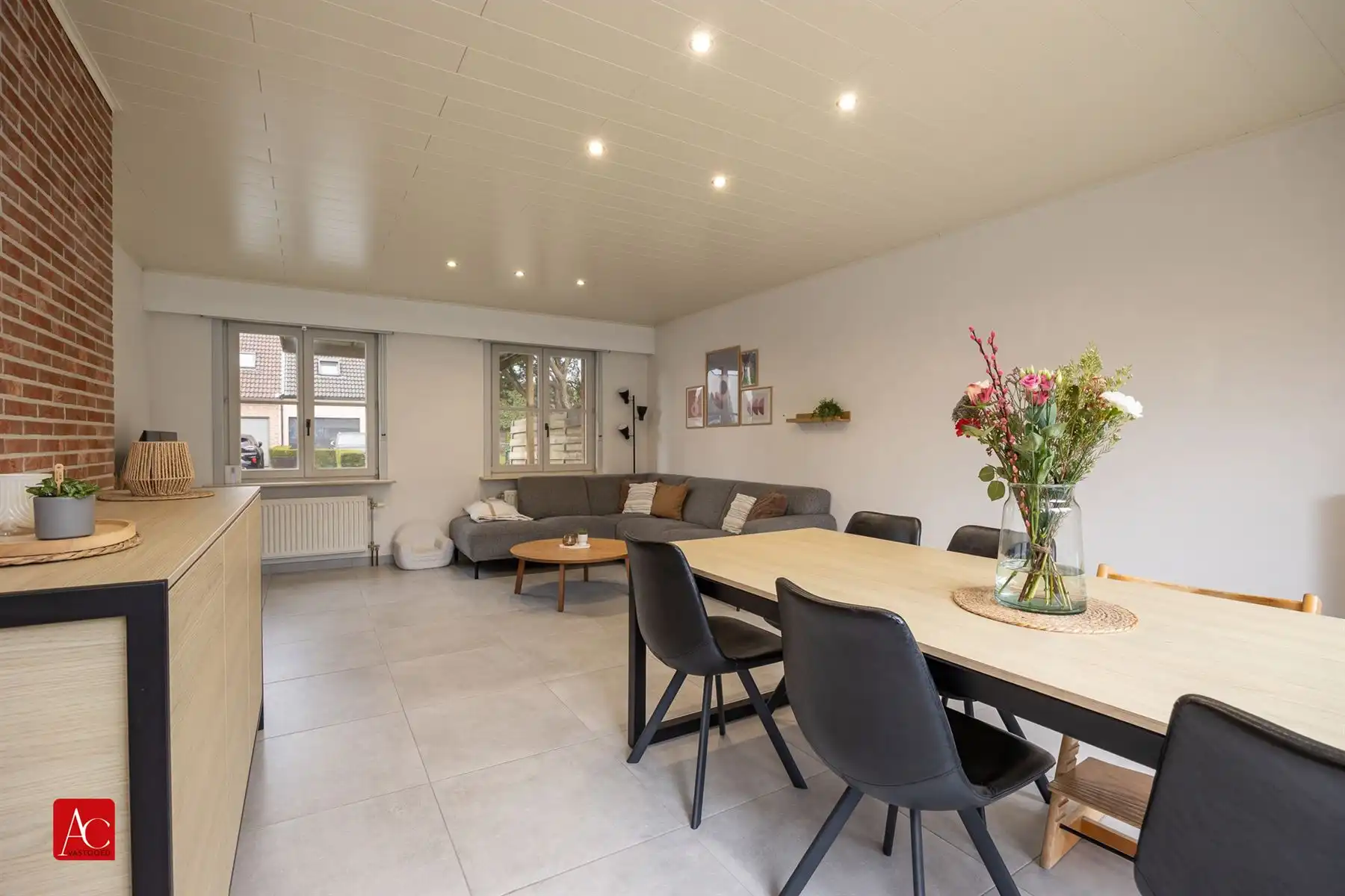 Instapklare halfopen bebouwing met garage en veranda foto 6