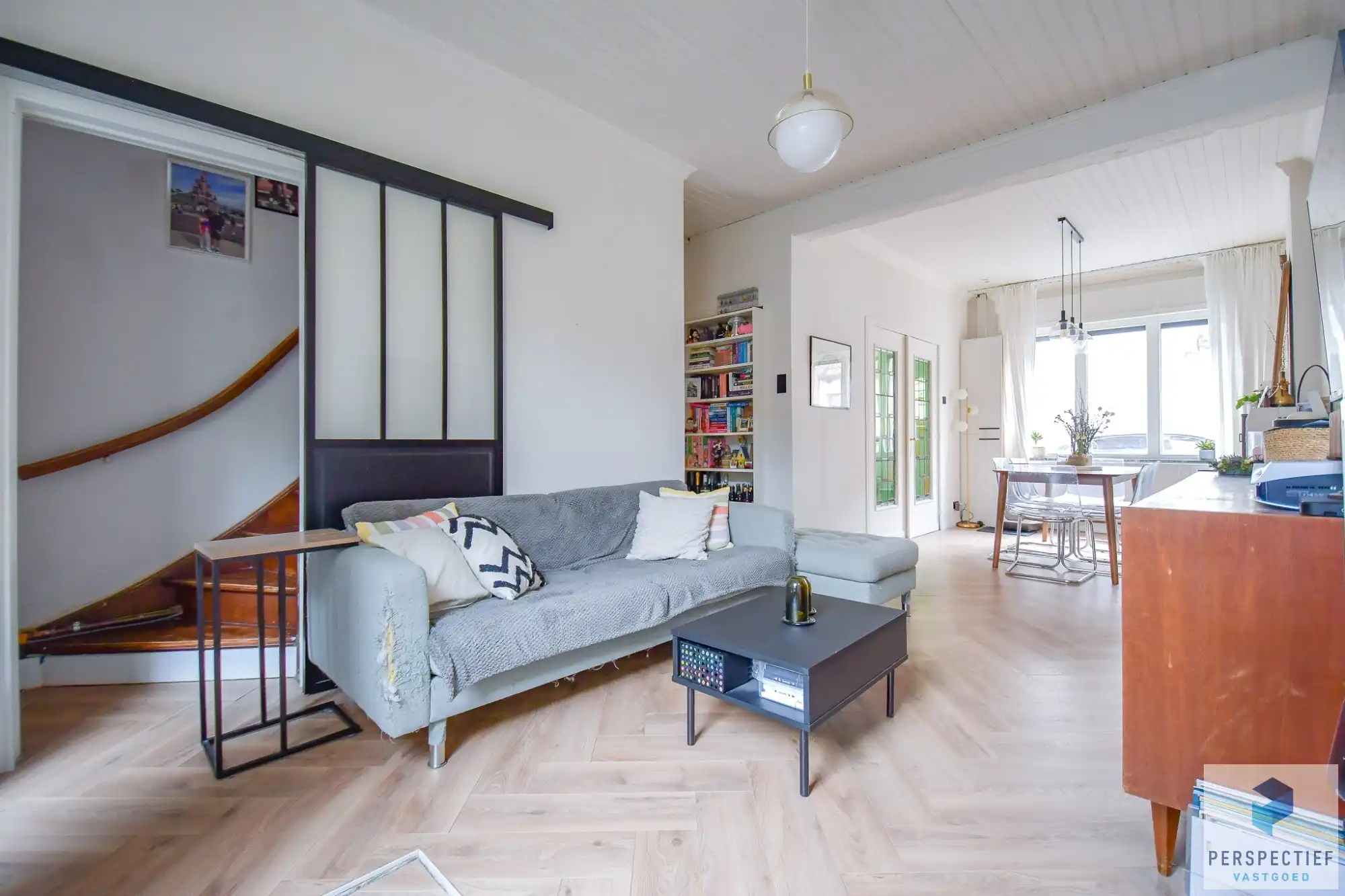 Mooie INSTAPKLARE stadswoning met 3 slpk en koer foto 5