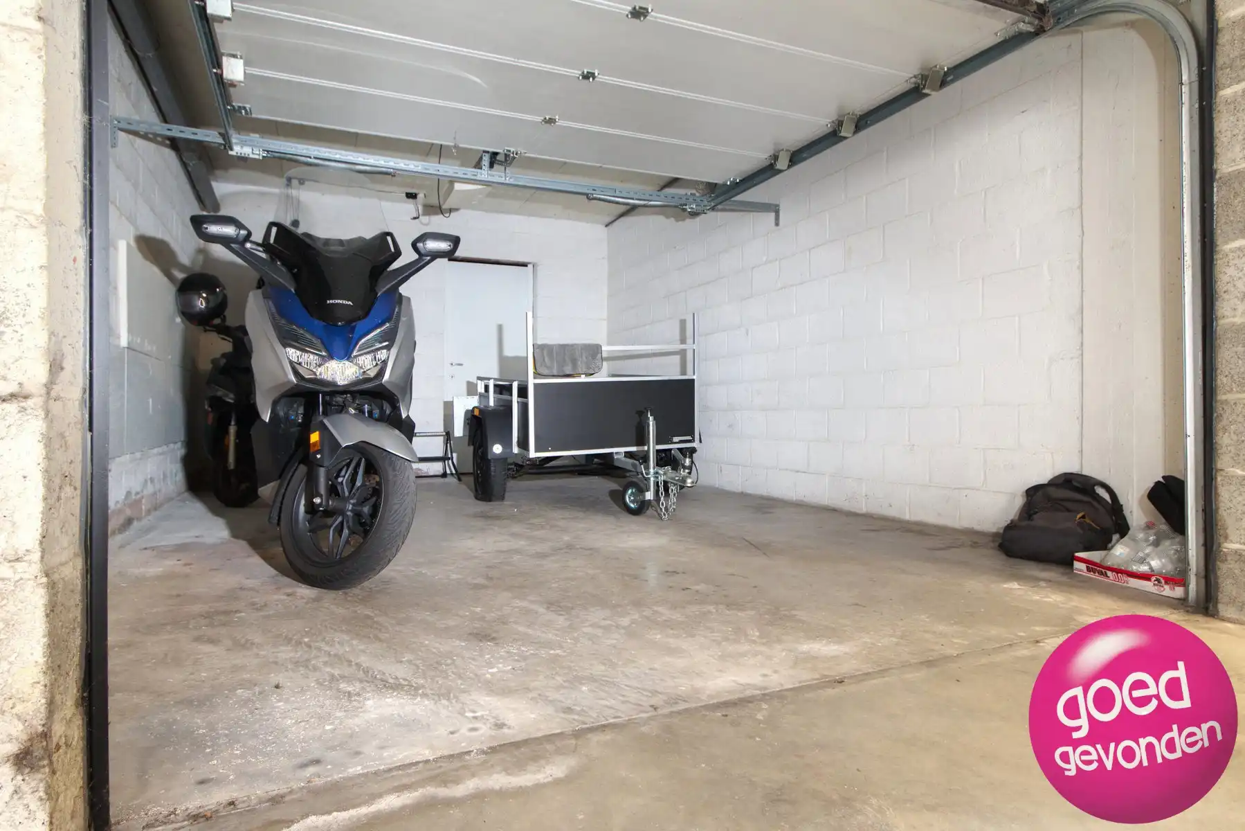 GARAGEBOX 20 m² - SECTIONAALPOORT - CENTRUM  foto 8