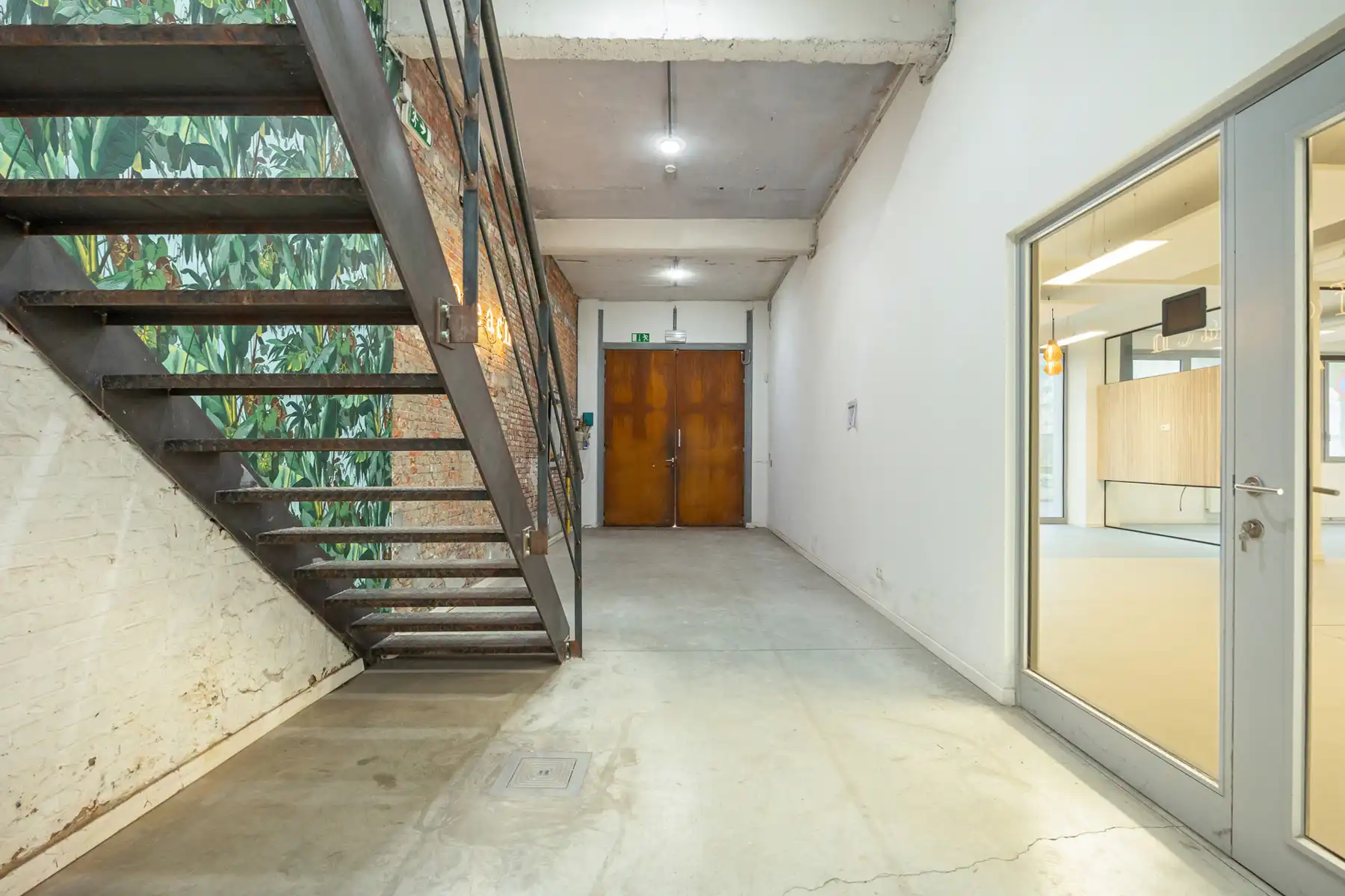 Instapklaar kantoorgebouw te koop in Merksem foto 16