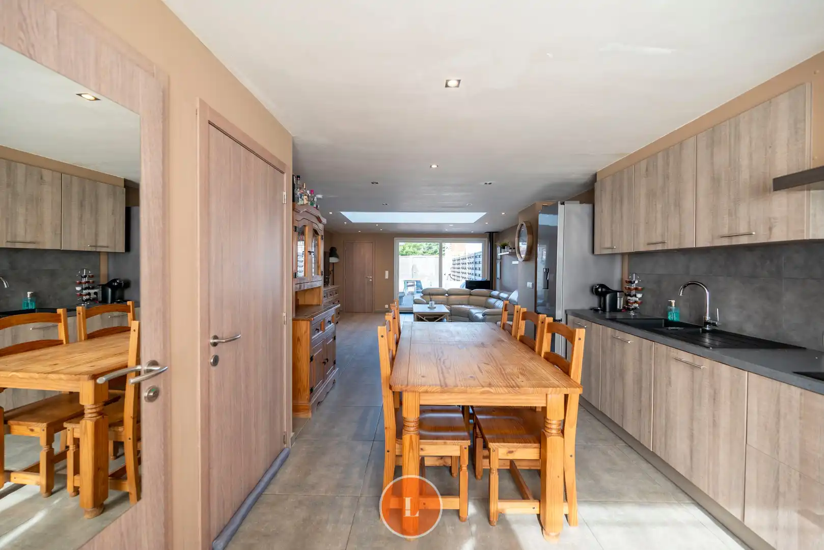 Instapklare woning met garage in Menen foto {{pictureIndex}}