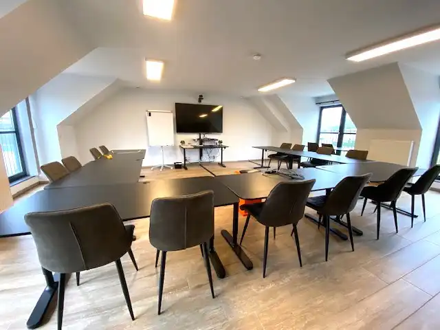 Instapklare kantoorruimte met gemeenschappelijke parking, nabij E313 foto 5