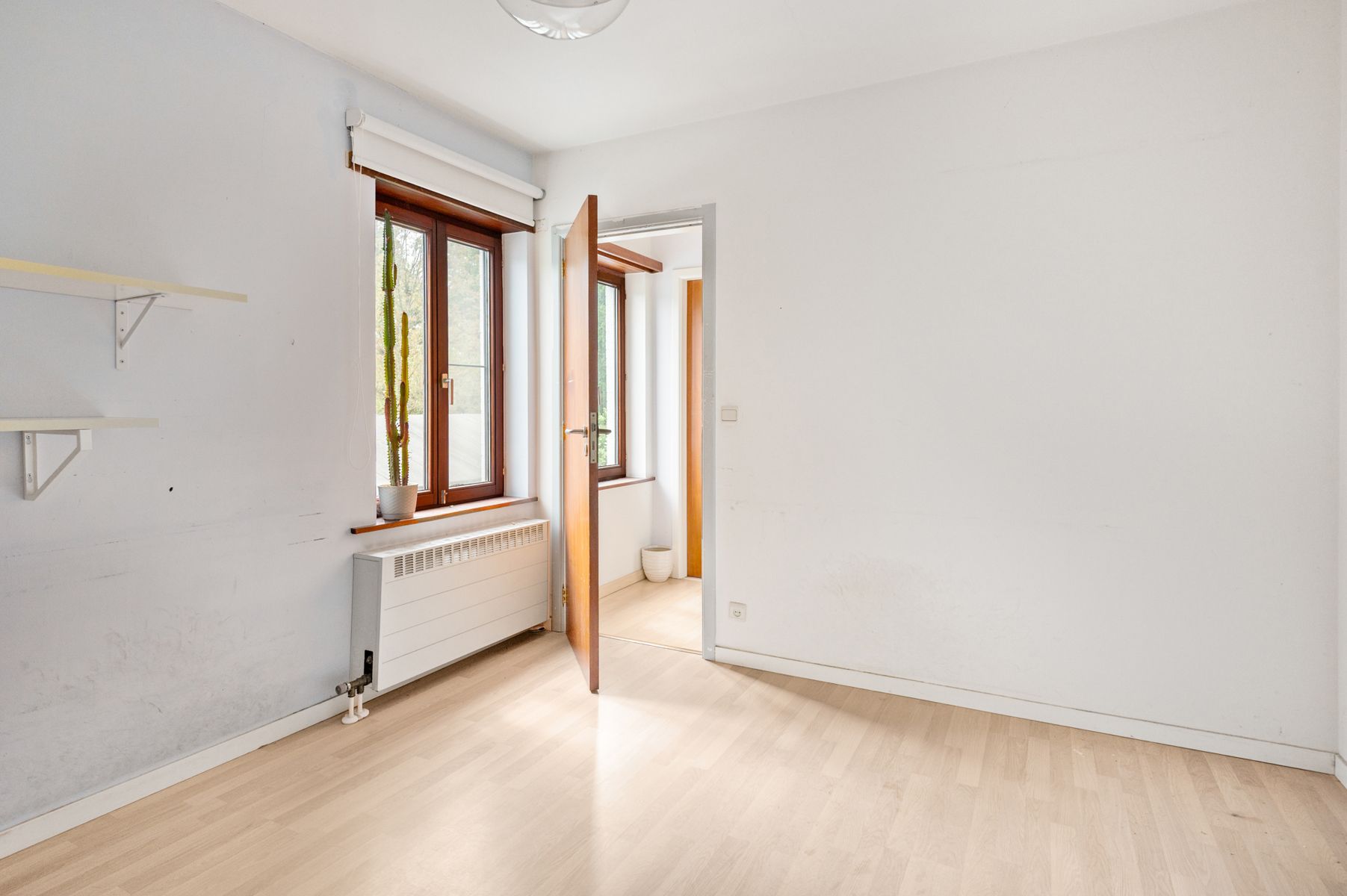 Uitzonderlijk gelegen woning met veel ruimte en karakter! foto 14