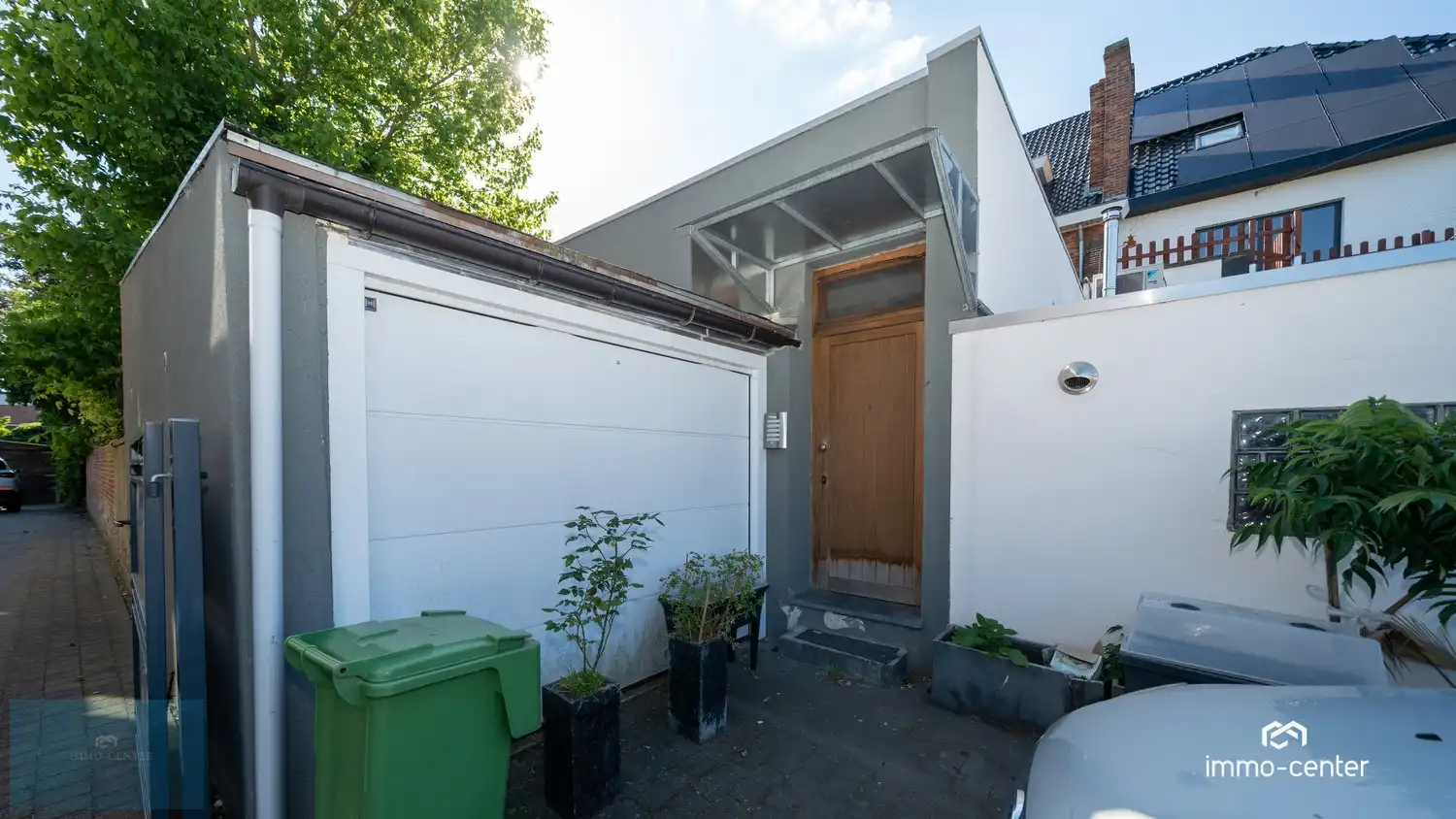 COMMERCIEEL HANDELSPAND (60m²) MET VERNIEUWDE WOONST (2 SLPK) EN GARAGE IN DE BRUISENDE STALENSTRAAT foto 10