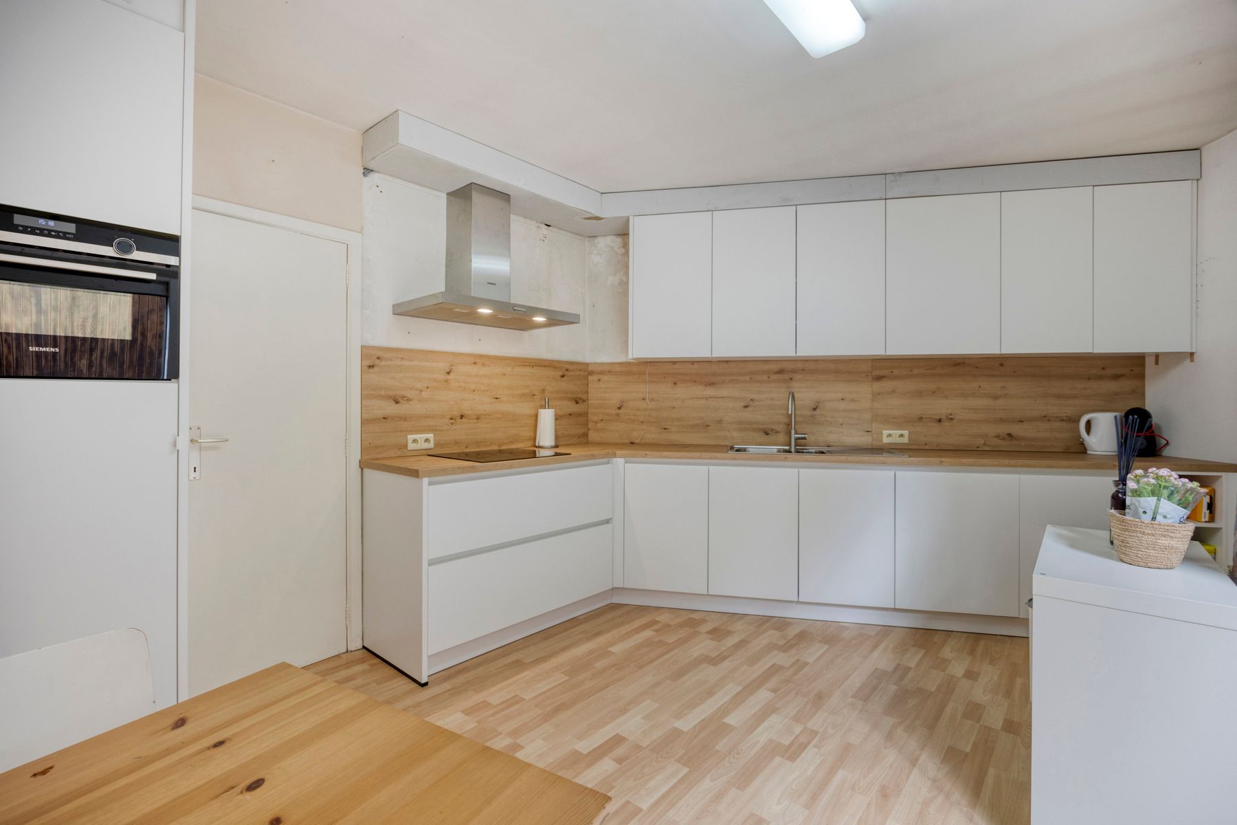 Ruim gelijkvloersappartement in hartje Zele! foto 4