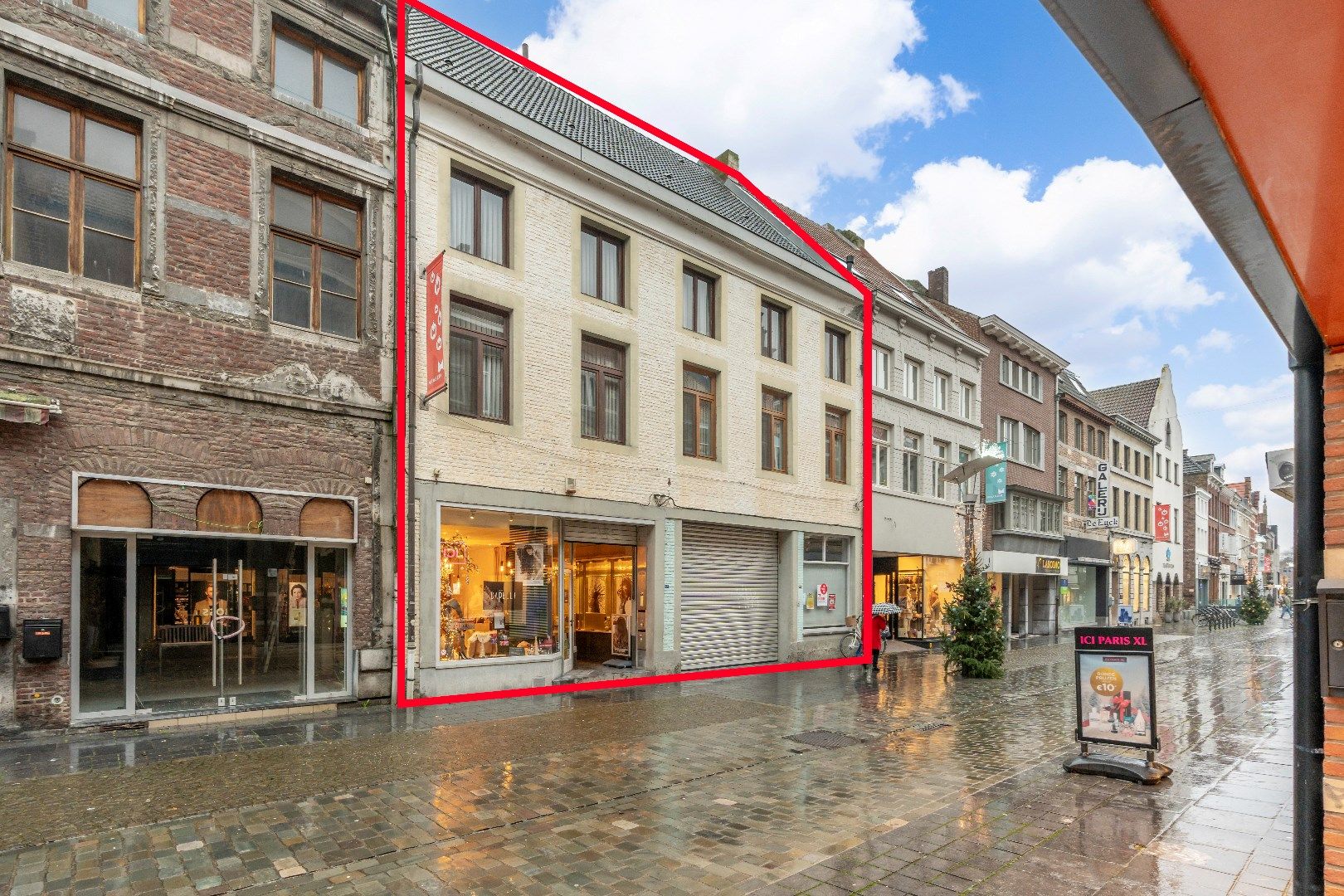 Projectgrond geschikt voor het bouwen van appartementen & stadswoningen in het centrum van Maaseik! foto {{pictureIndex}}