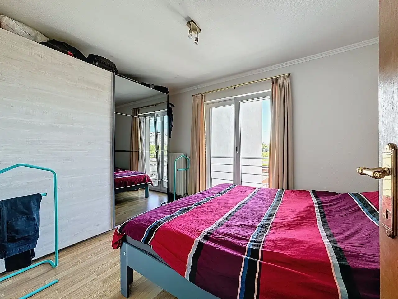 Ruim en functioneel appartement met drie slaapkamers vlakbij het Vissershuldeplein te Heist foto 12