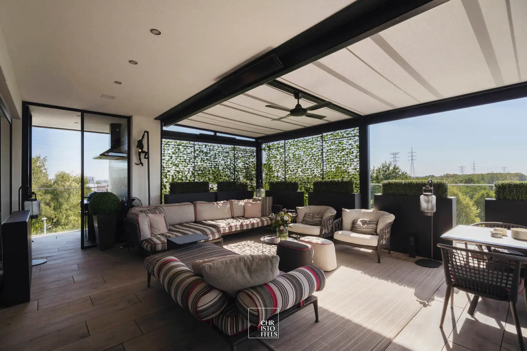The Penthouse 250 m² ultra high-end woonruimte  89 m² terras met plunge pool foto 4