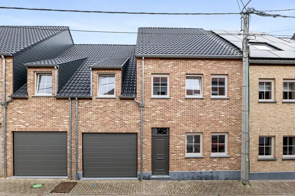 MODERNE NIEUWBOUWWONING OP TOPLOCATIE IN WAASMONT foto {{pictureIndex}}