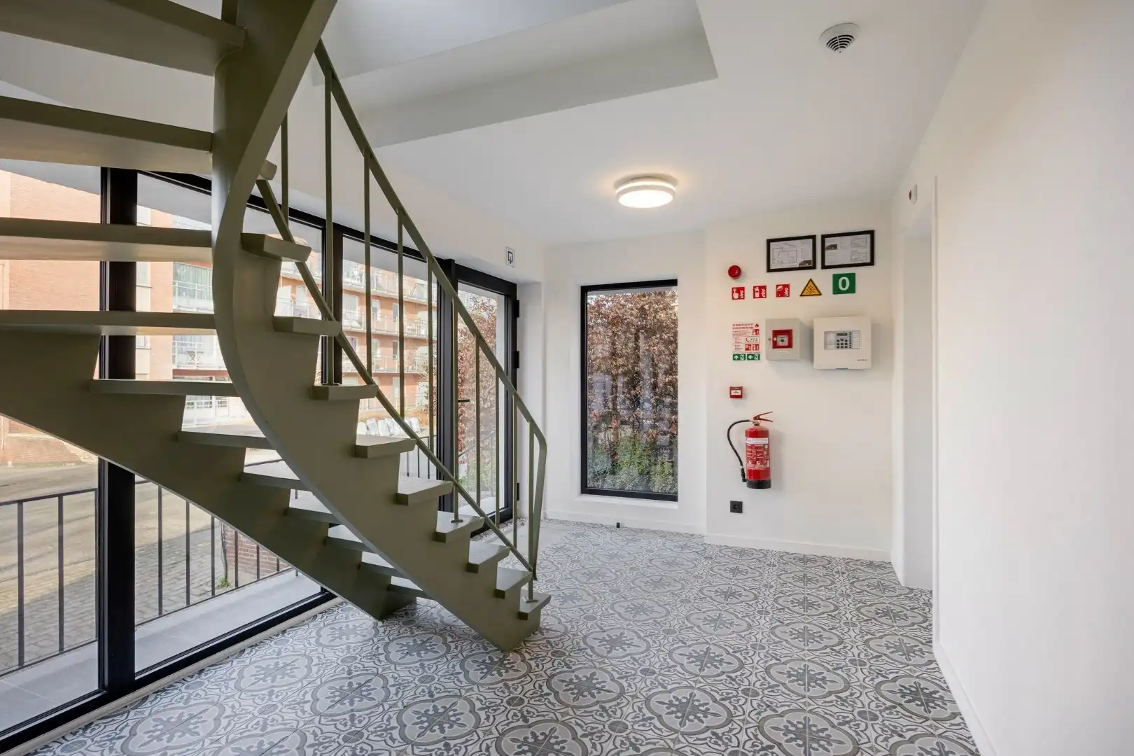 Volledig gerenoveerd en gemeubelde studentenkamer met privé badkamer en tuin - EPC A!  foto 3