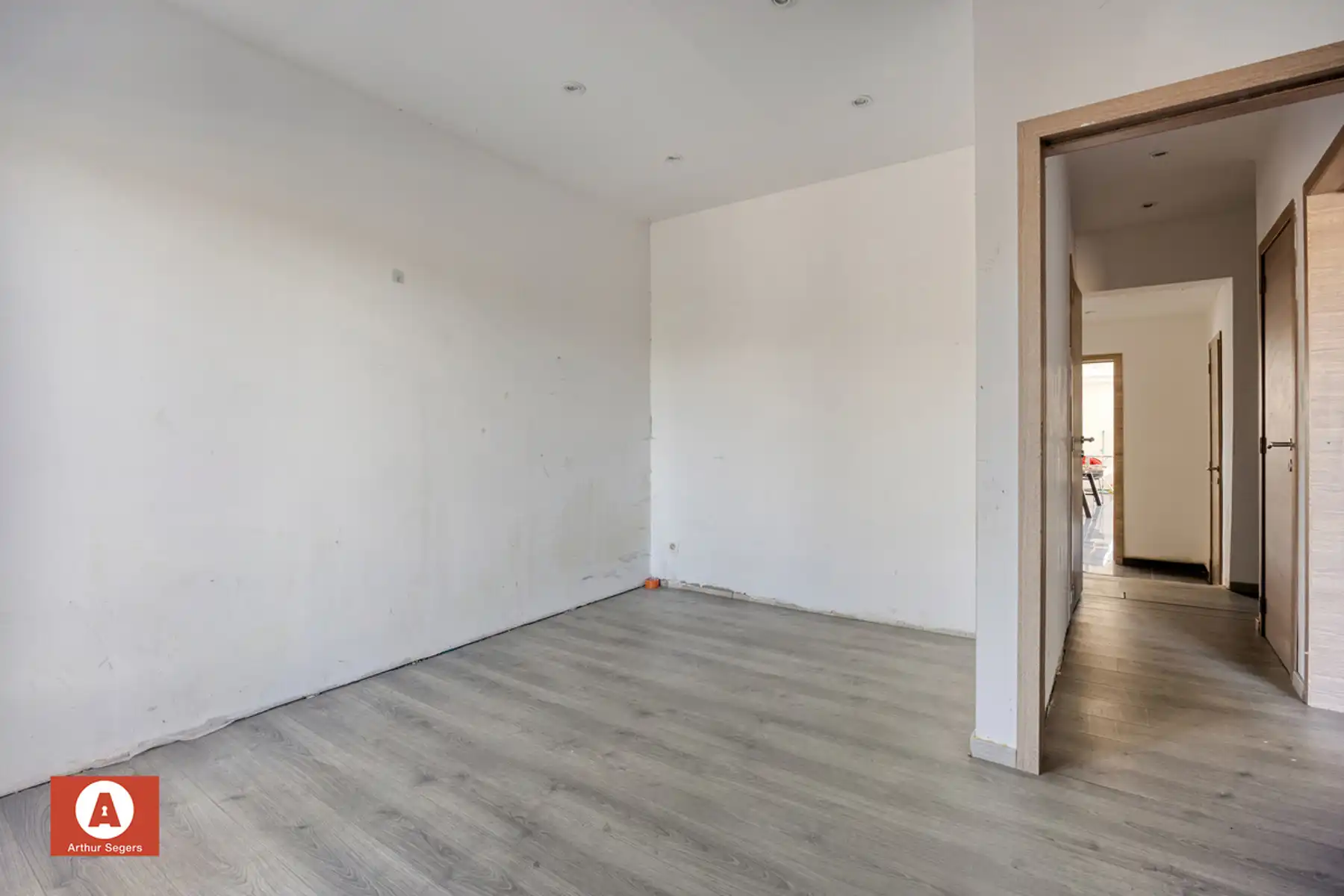 Veder af te werken/te renoveren gezinswoning mét achterbouw foto 9