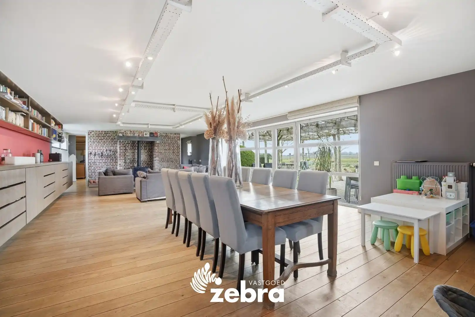 Ruime villa op een prachtig perceel van 11.110m² in groene omgeving! foto 10