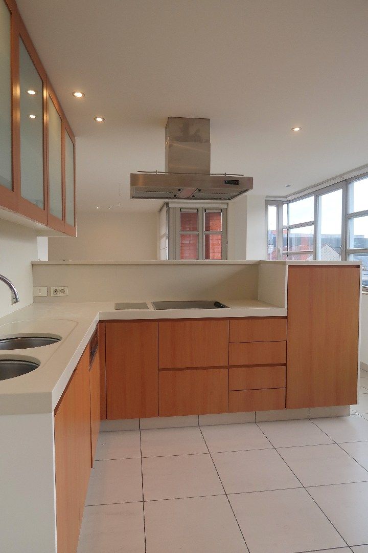 Ruim instapklaar appartement met 2 slaapkamers en 3 terrassen nabij het centrum van Roeselare foto 16