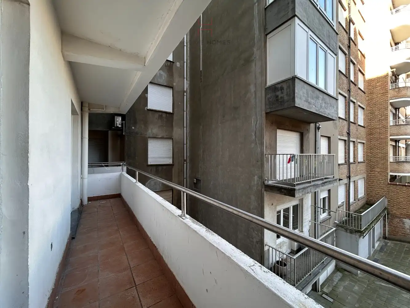 Volledig gerenoveerd twee slaapkamer appartement met zijdelings zeezicht foto 12