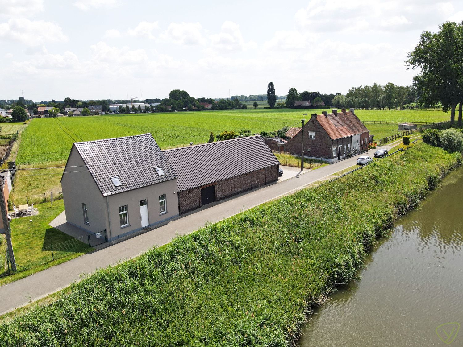 Prachtig gelegen woning nabij de dorpskern van Zomergem foto {{pictureIndex}}