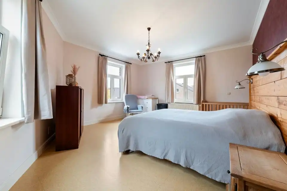 CHARMANTE GEZINSWONING MET 2 SLKS + MOGELIJKHEID TOT 3 SLKS IN HET LANDELIJKE GINGELOM foto 23