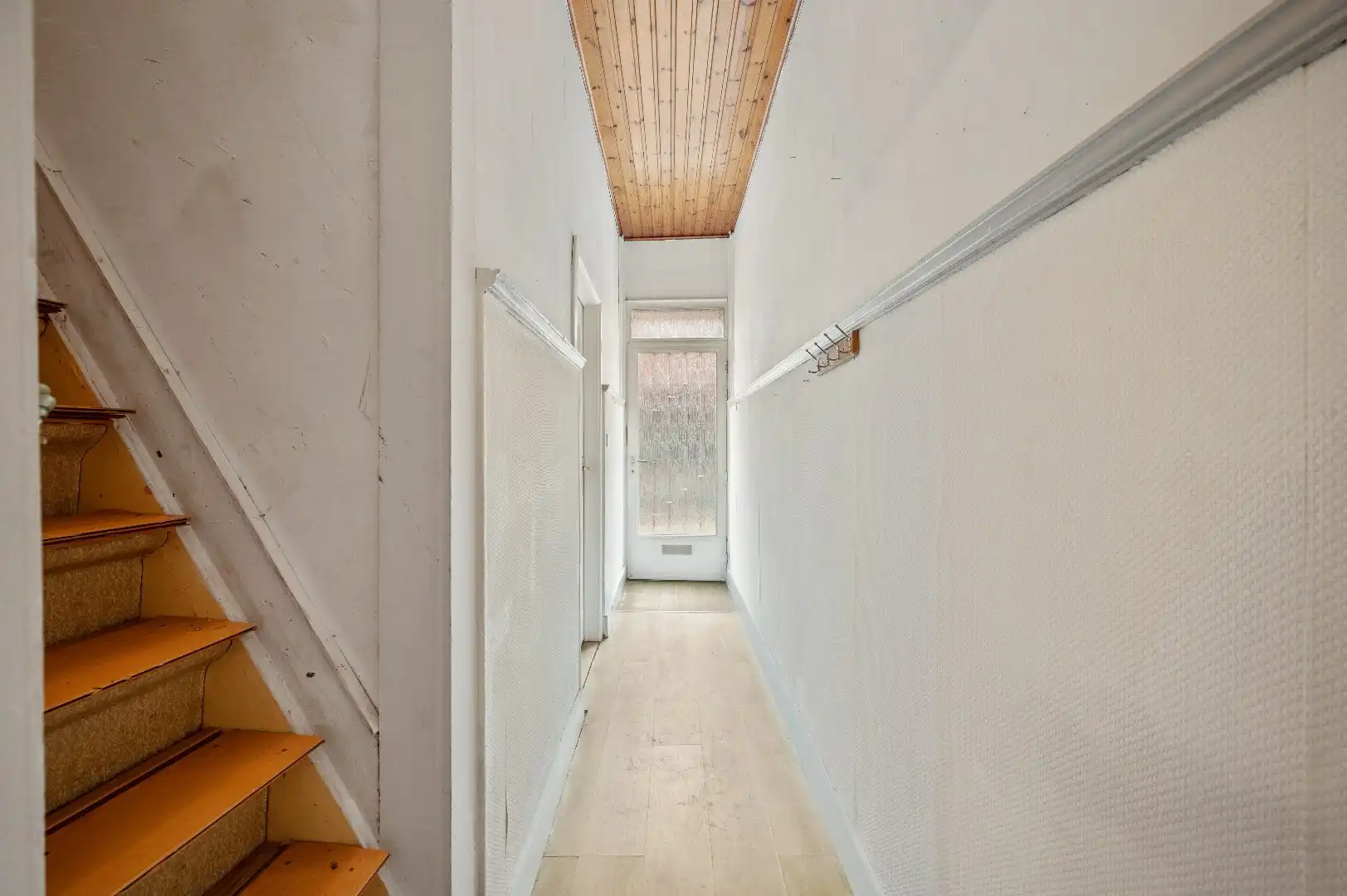 Te renoveren rijwoning te Tienen op wandelafstand van station foto 2