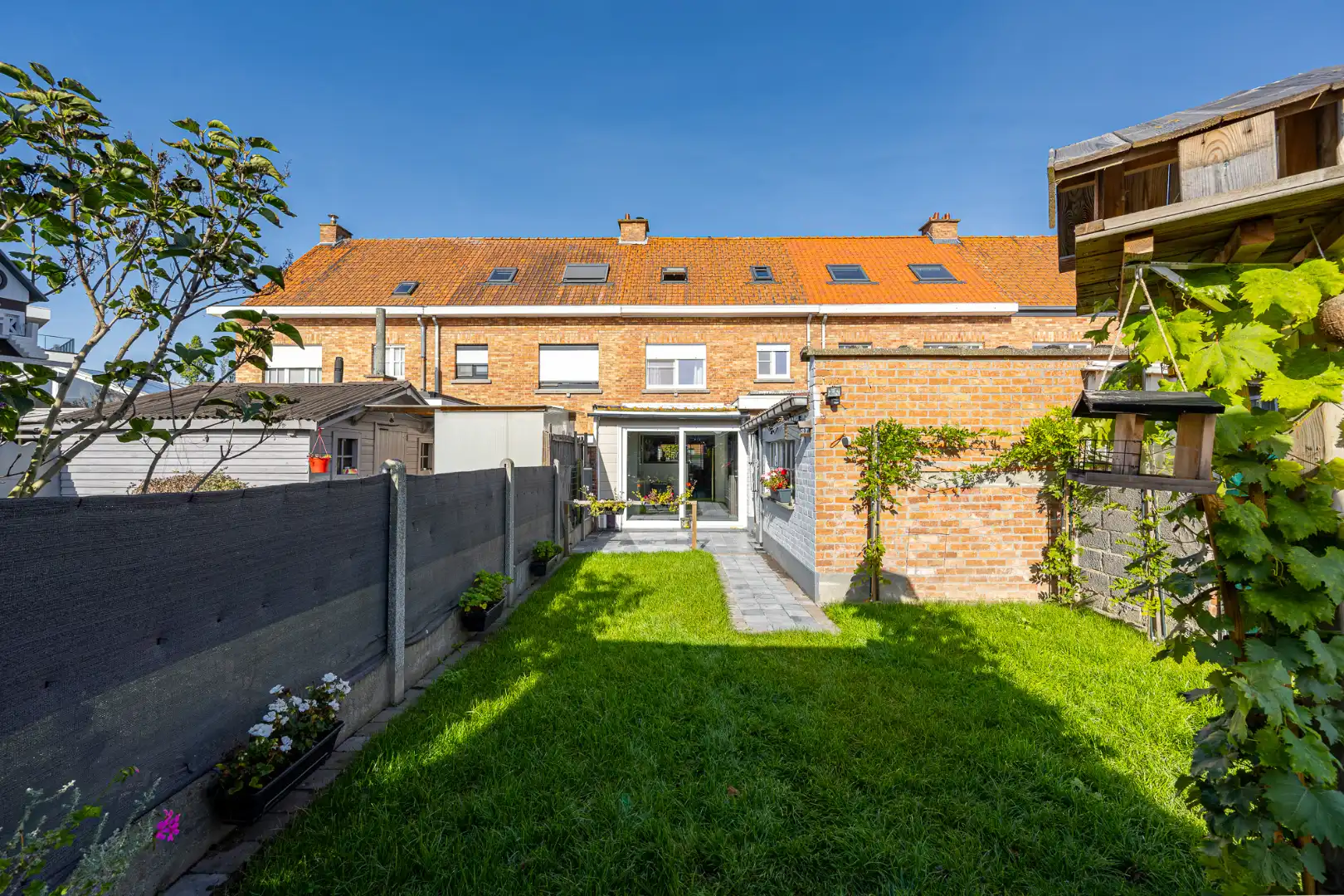 Instapklare woning met 4 slaapkamers en zuidgerichte tuin in Ingelmunster foto 2
